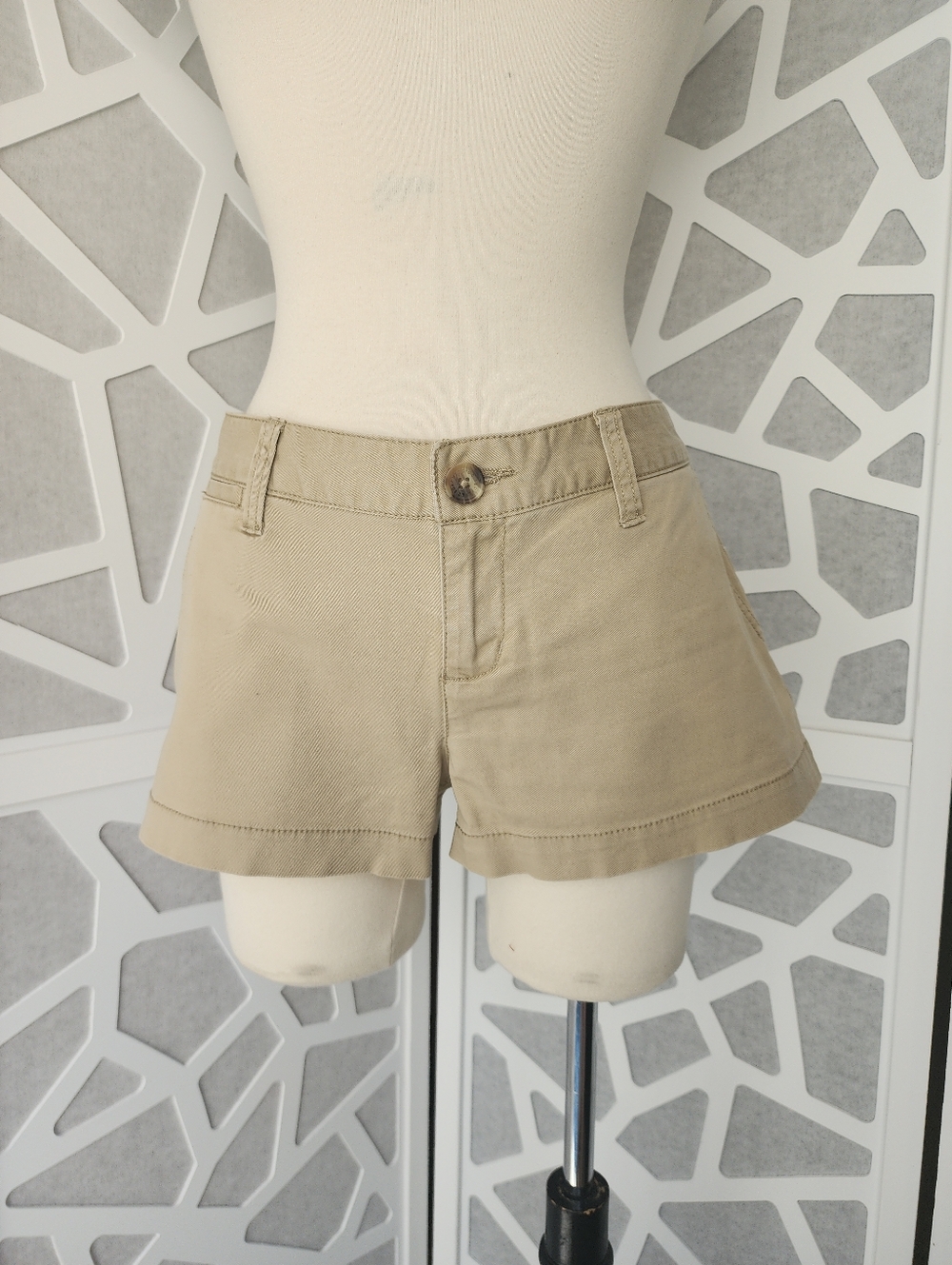 Junior Women's Size 9 Mossimo Tan Short Shorts Mid Rise Button Fly Cotton Blend